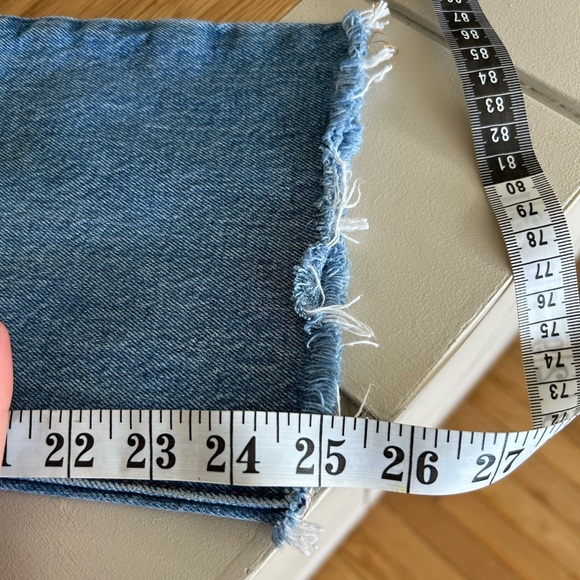 Levi’s 501 Original Fit Straight Leg Mid Rise Medium Wash Raw Hem Jeans Sz 25 - Picture 12 of 14